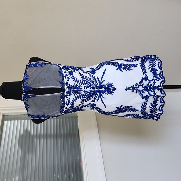 Size 6 Splash Prom white and royal blue lace applique cocktail prom style - Picture 7 of 15